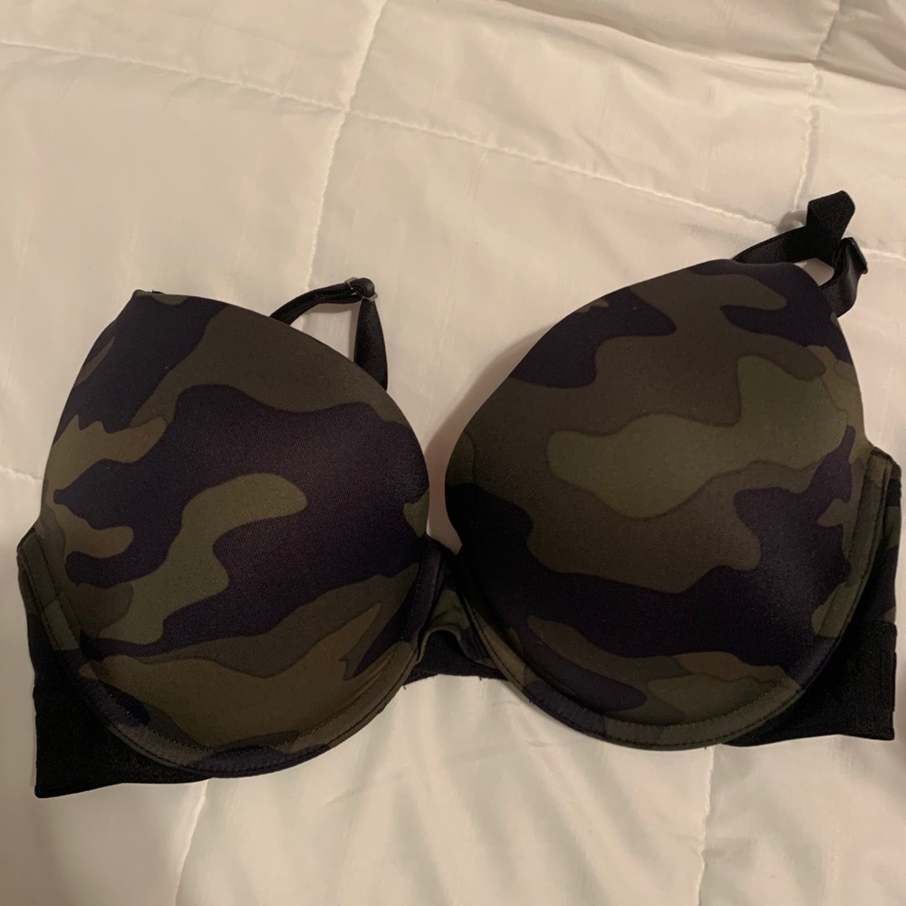 NWOT VS PINK wear every wear push up bra